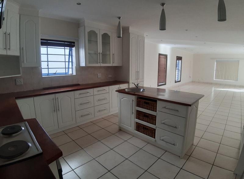 4 Bedroom Property for Sale in Blue Lagoon Western Cape